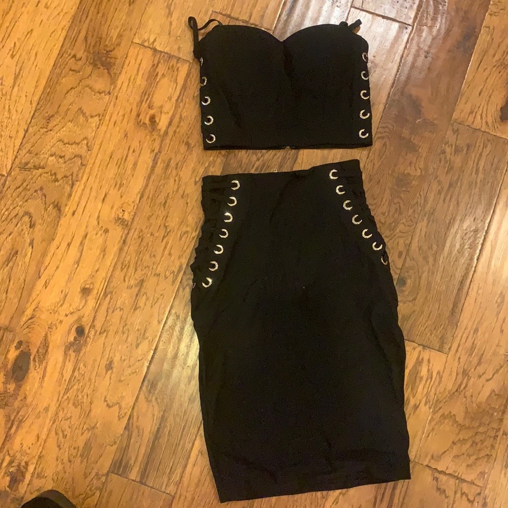 FASHION NOVA two piece skirt set. NEVER WORN. tag